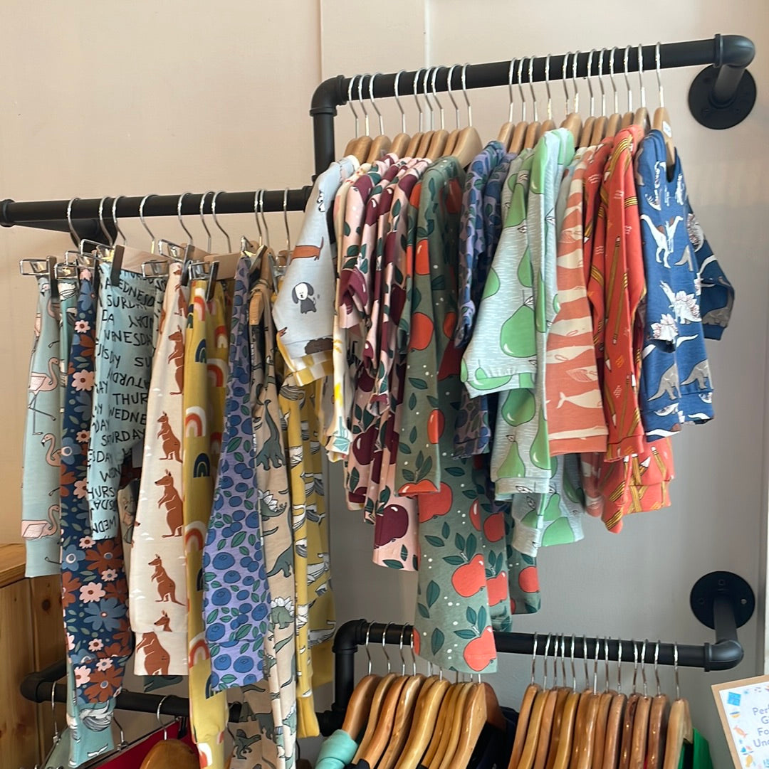 23. Front Of Shop - Top Hanging Rail